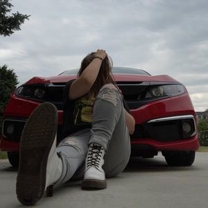 Meet your Posher, Lindsey